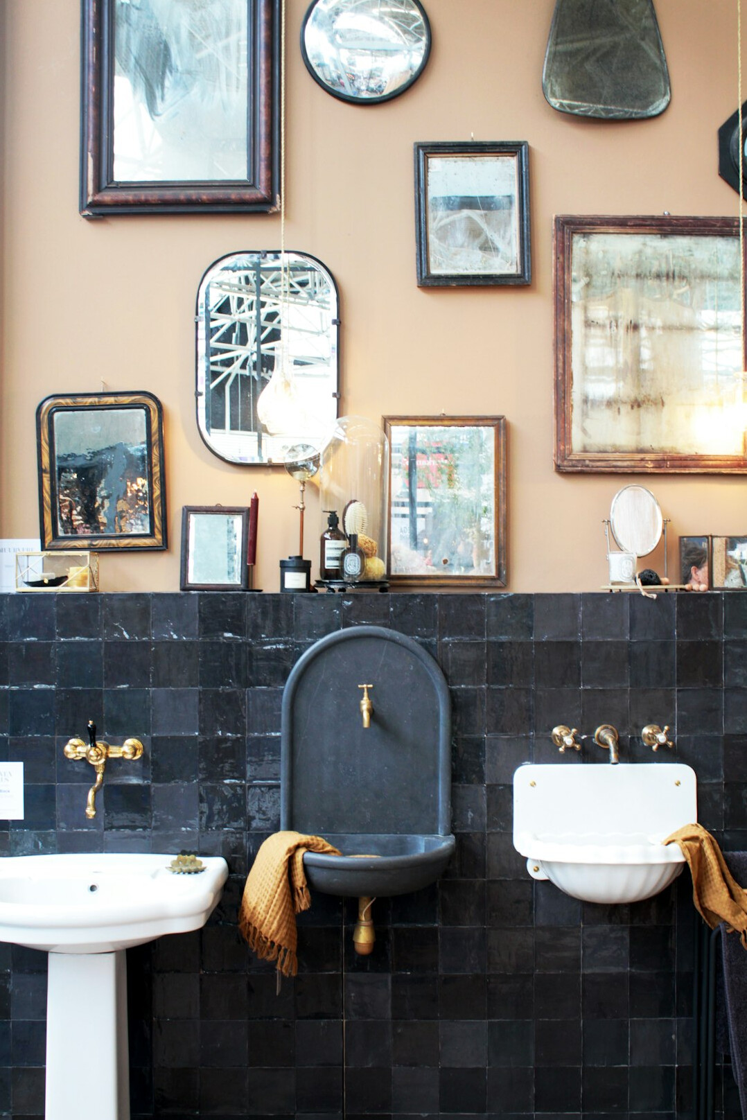 clean bathroom sink
